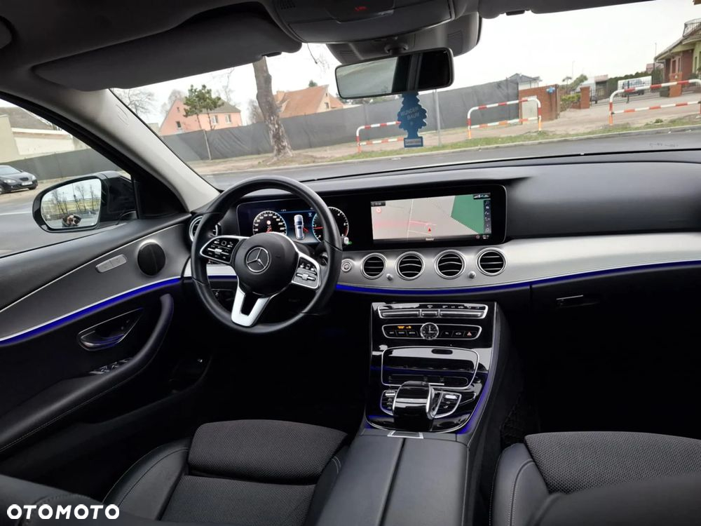 Mercedes-Benz Klasa E 300 d 9G-TRONIC - 17