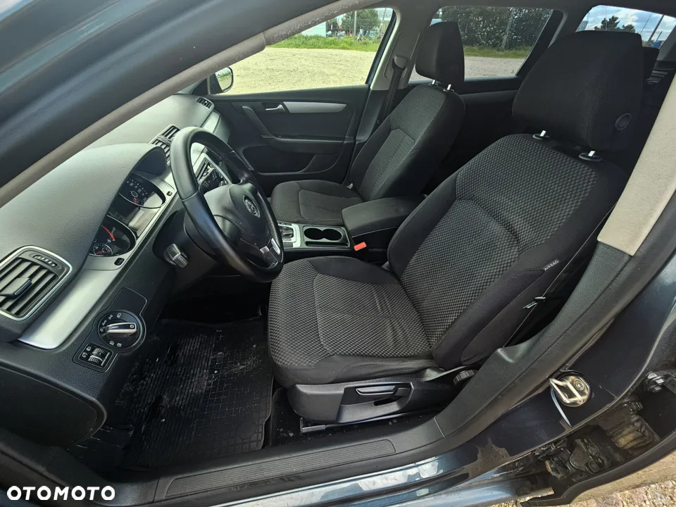 Volkswagen Passat Variant 2.0 TDI DSG BlueMotion Technology Comfortline - 19