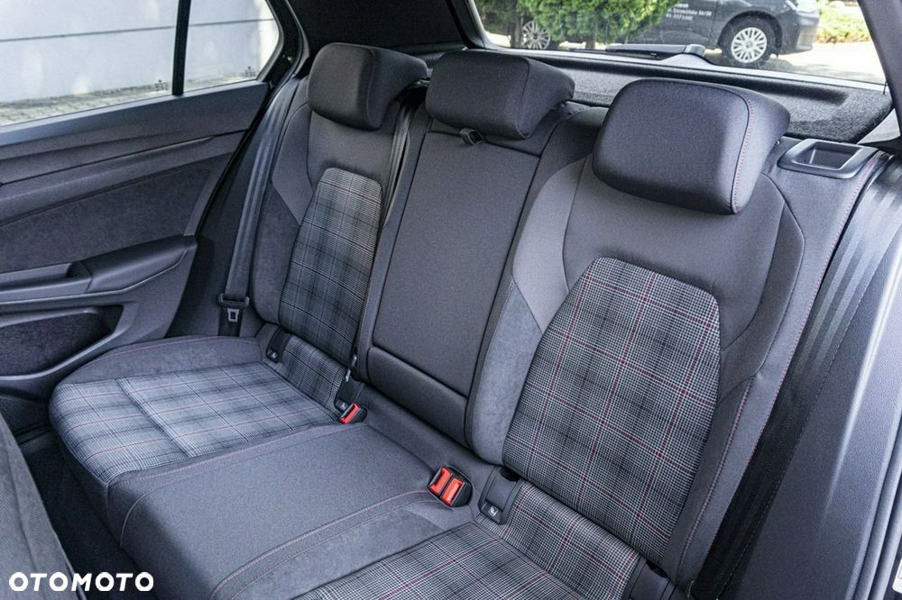 Volkswagen Golf - 31