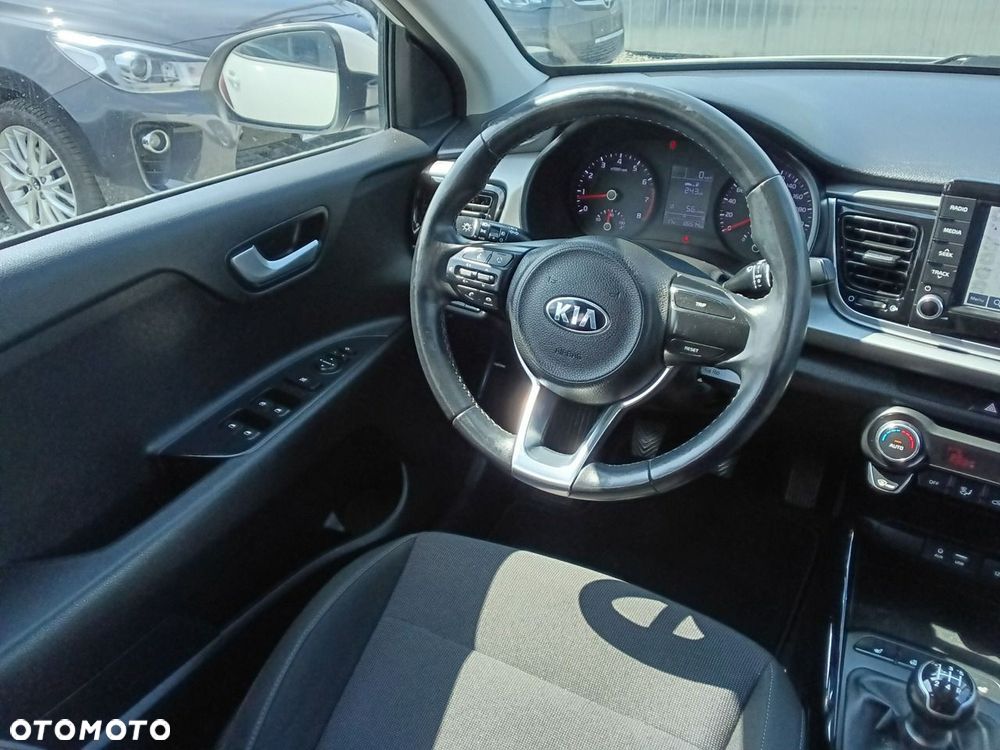 Kia Rio - 11