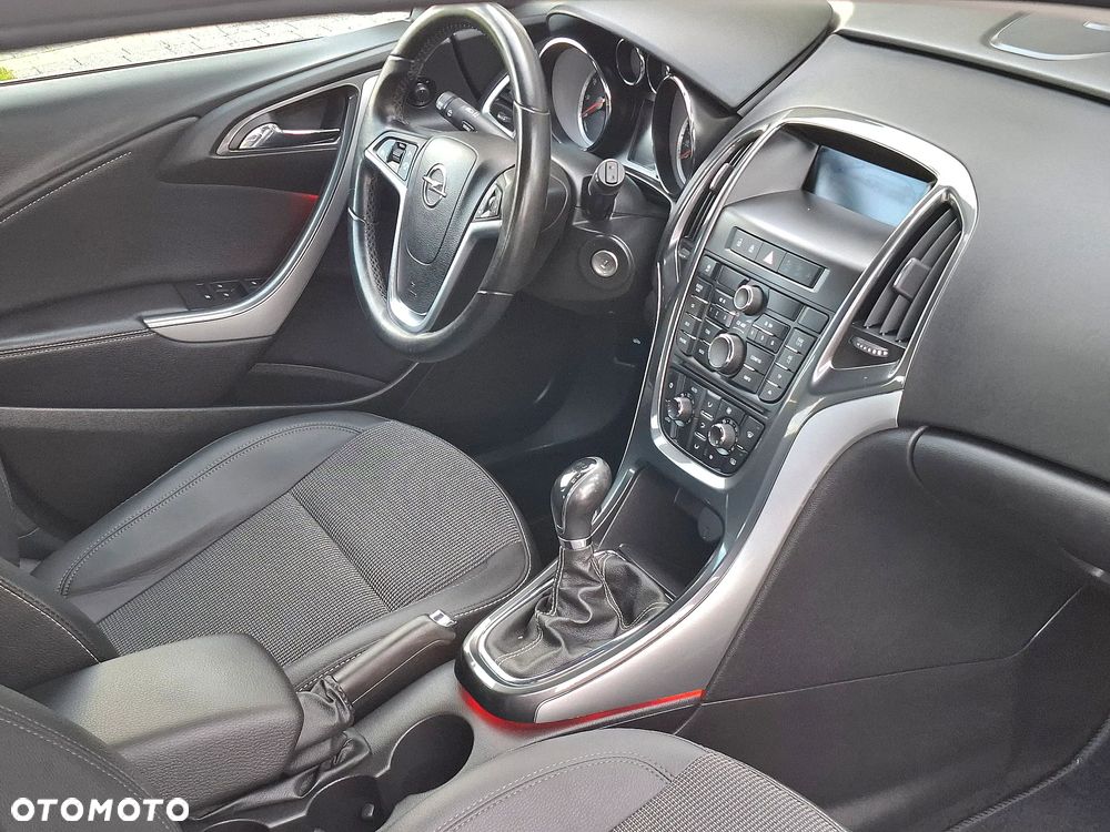 Opel Astra 1.4 T Cosmo - 23
