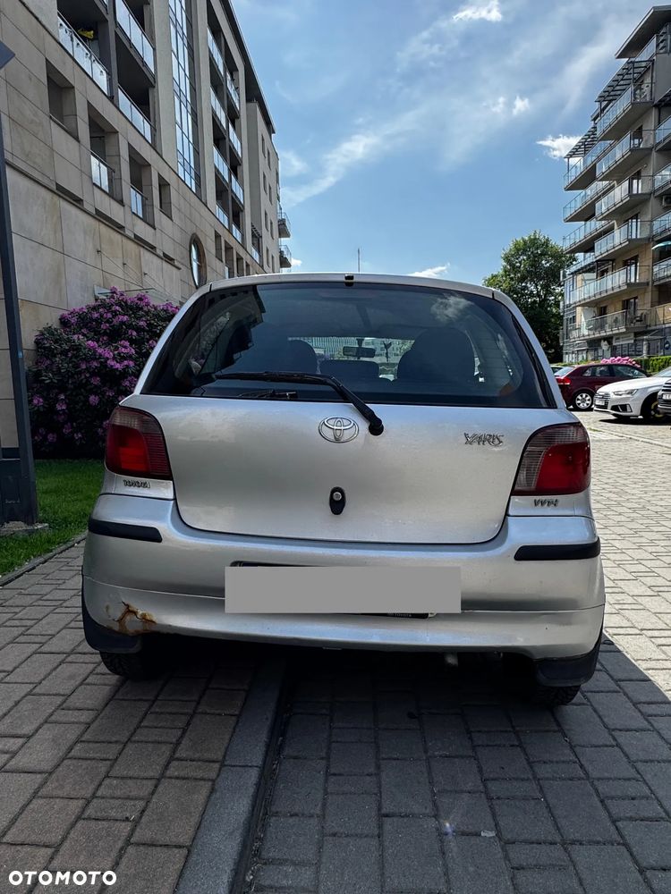 Toyota Yaris 1.0 Base - 5