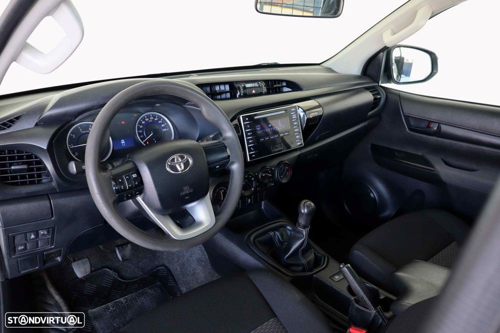 Toyota Hilux 4X4 150 CV 2L - 6