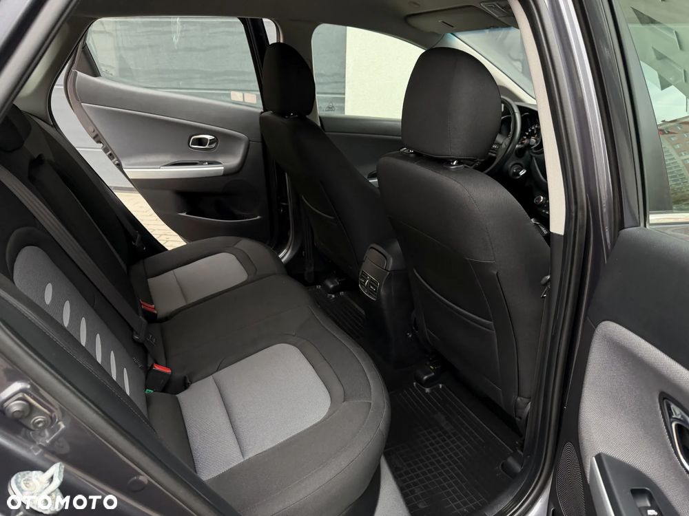 Kia Ceed - 30