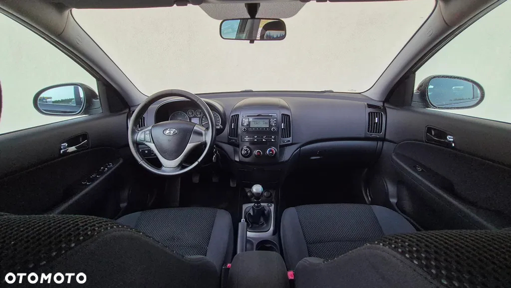 Hyundai i30 1.4 Comfort EU5 - 18