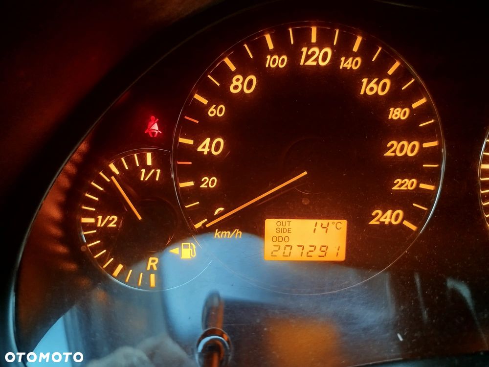 Toyota Avensis 1.8 VVT-i Sol - 8