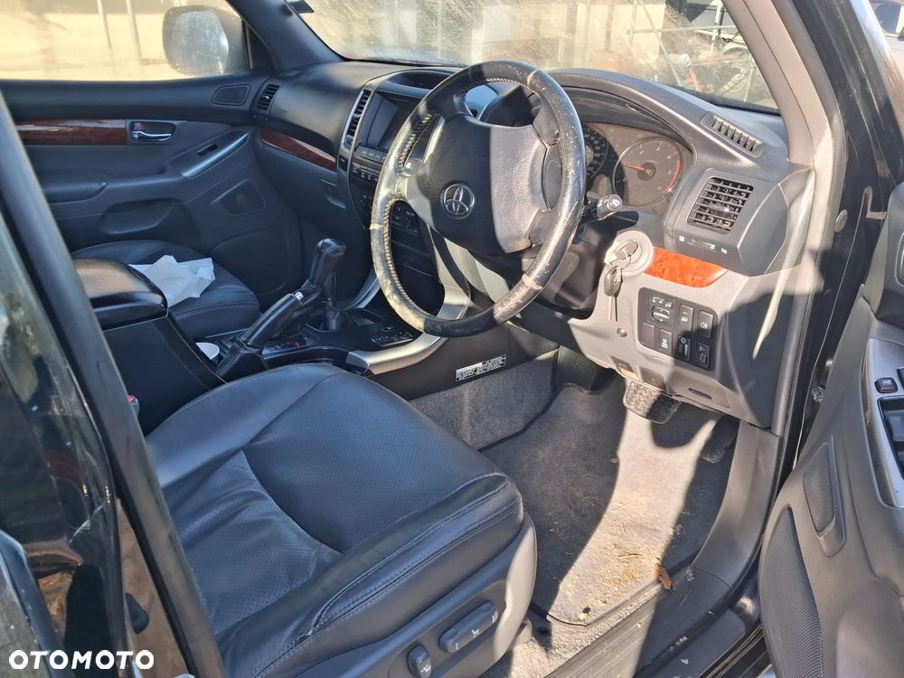 Toyota Land Cruiser - 33
