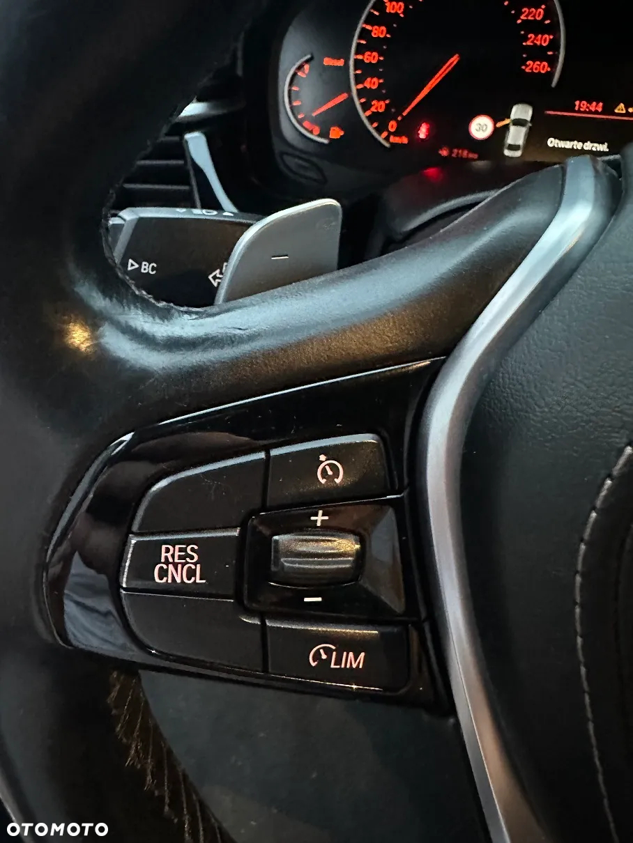 BMW Seria 5 520d Sport Line - 15