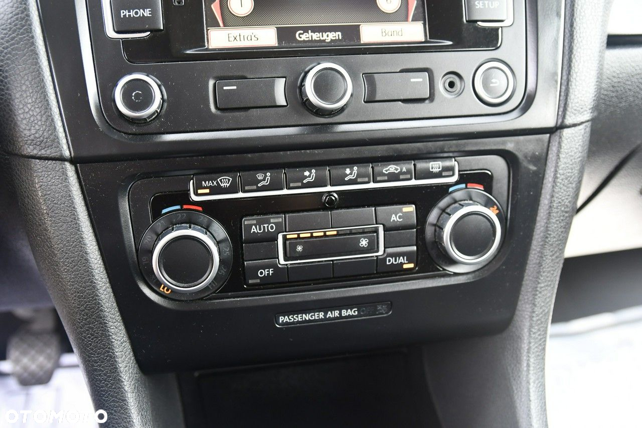 Volkswagen Golf - 29