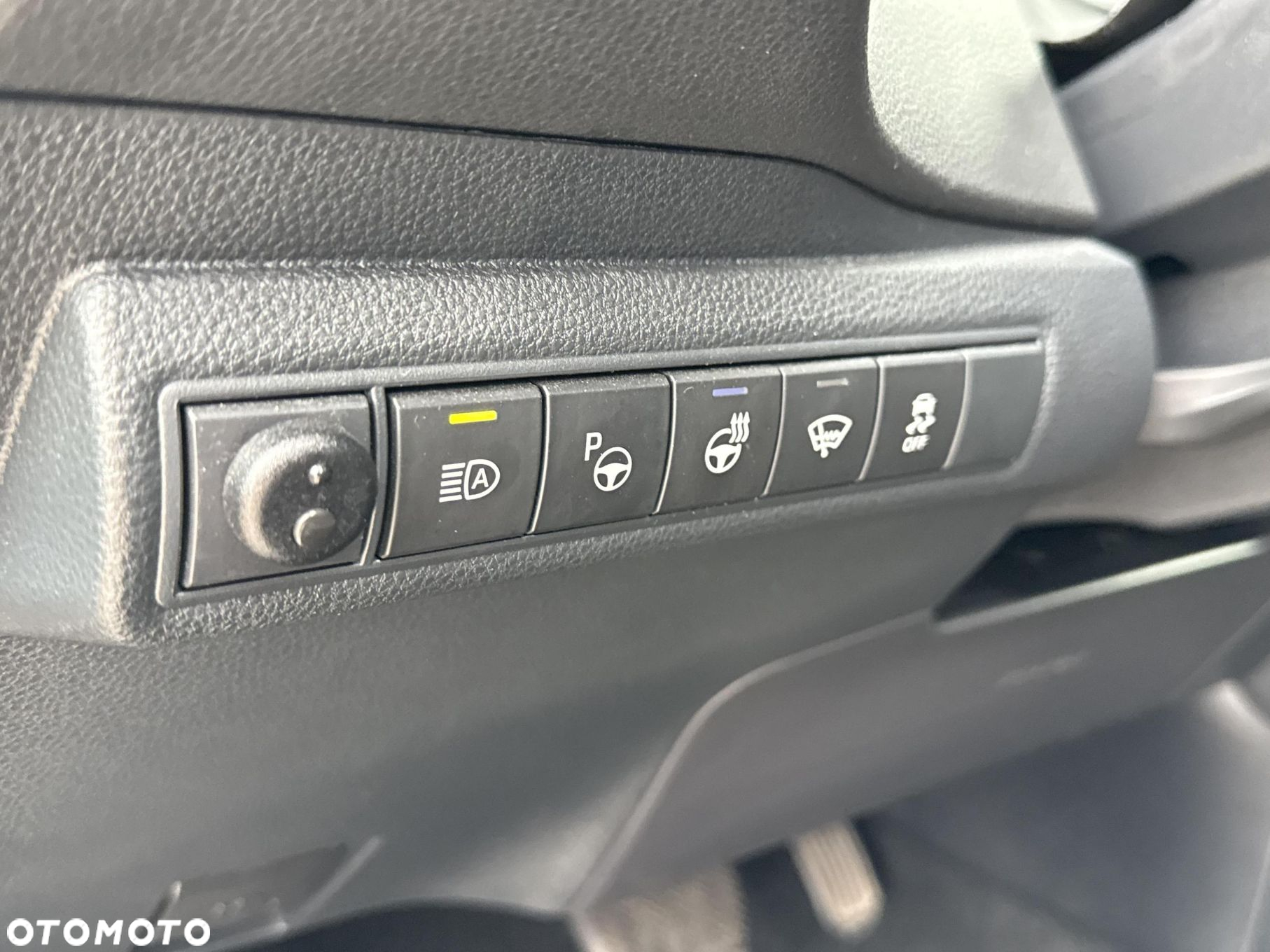 Toyota Corolla 2.0 Hybrid Executive - 22