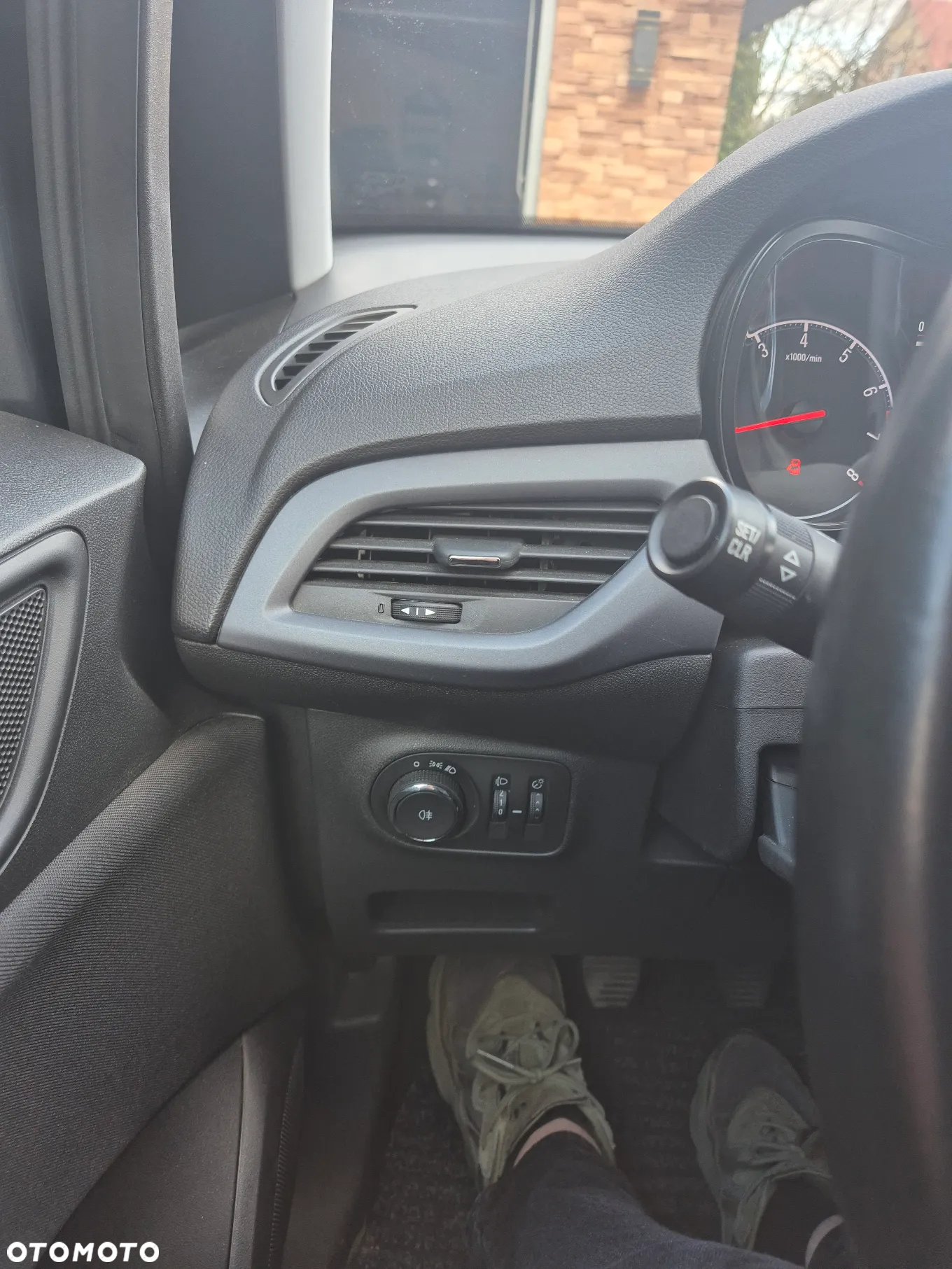 Opel Corsa 1.4 Cosmo - 12