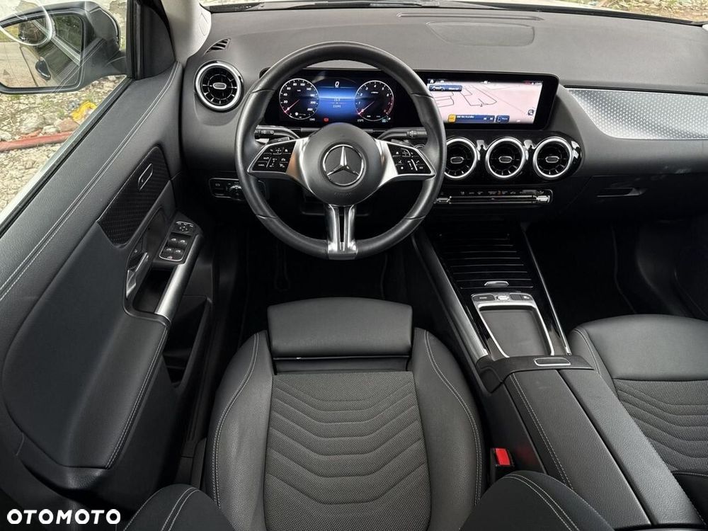 Mercedes-Benz GLA - 11