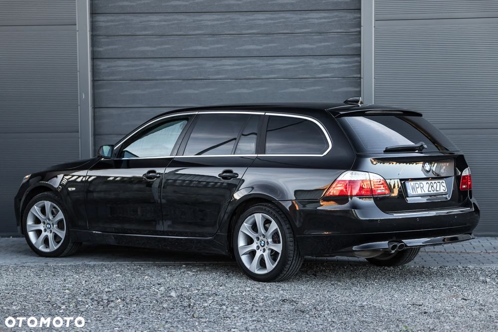 BMW Seria 5 525d xDrive Touring - 9