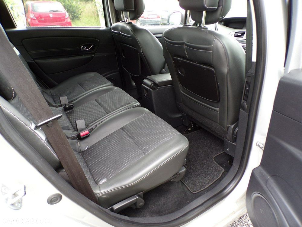 Renault Grand Scenic - 17