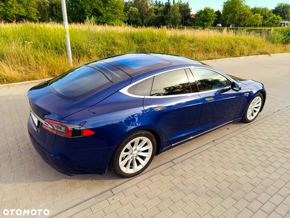 Tesla Model S - 23