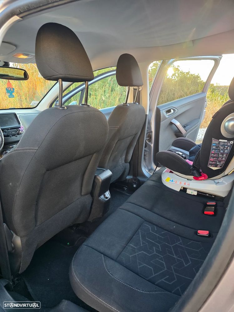 Peugeot 2008 - 17