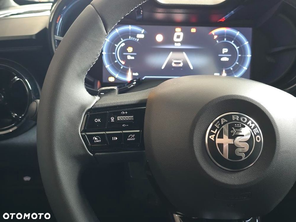 Alfa Romeo Junior 1.2 mHEV Ibrida Q4 eDCT - 14