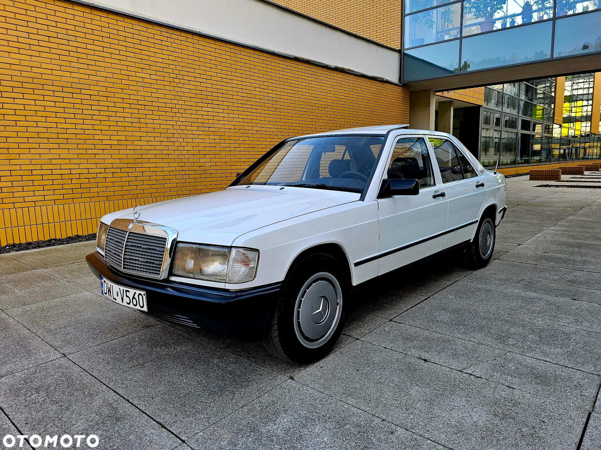Mercedes-Benz W201 (190) - 2