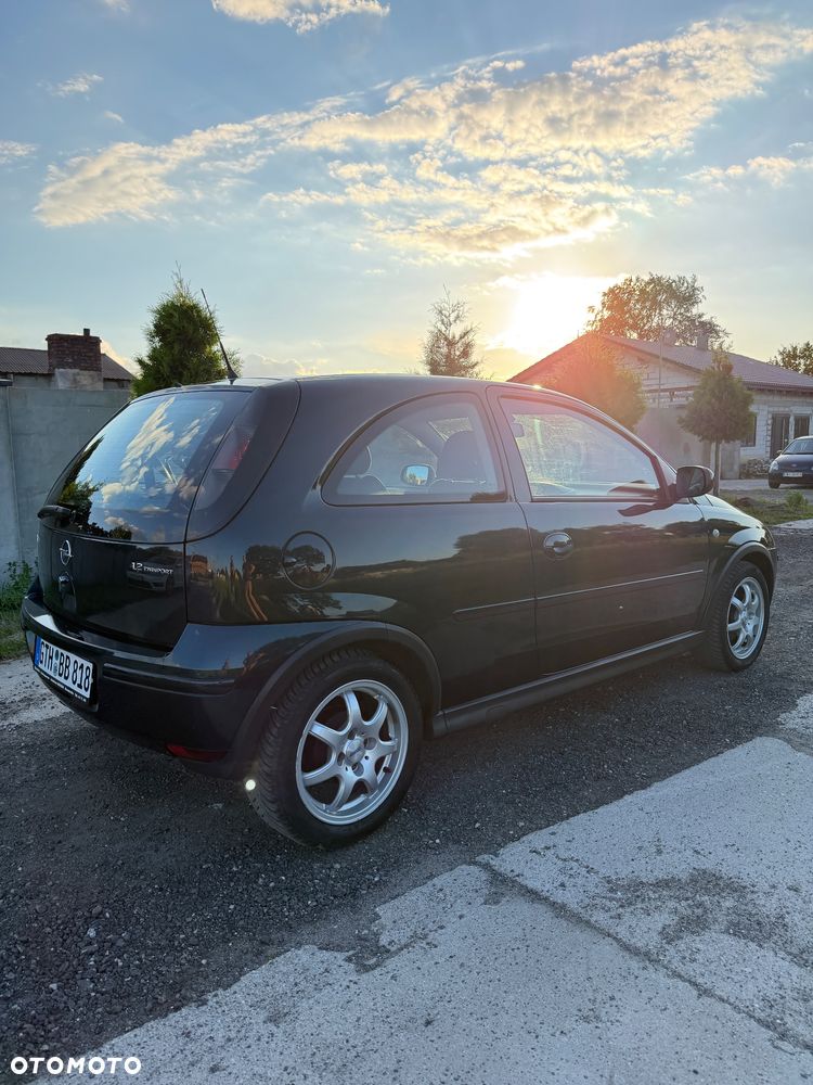 Opel Corsa 1.2 16V Edition - 4