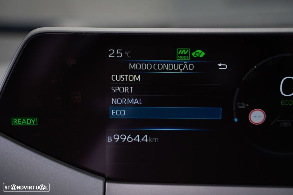 Toyota Prius 2.0 Plug-in Luxury - 23