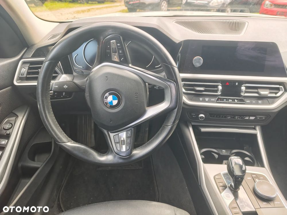 BMW Seria 3 318d - 20