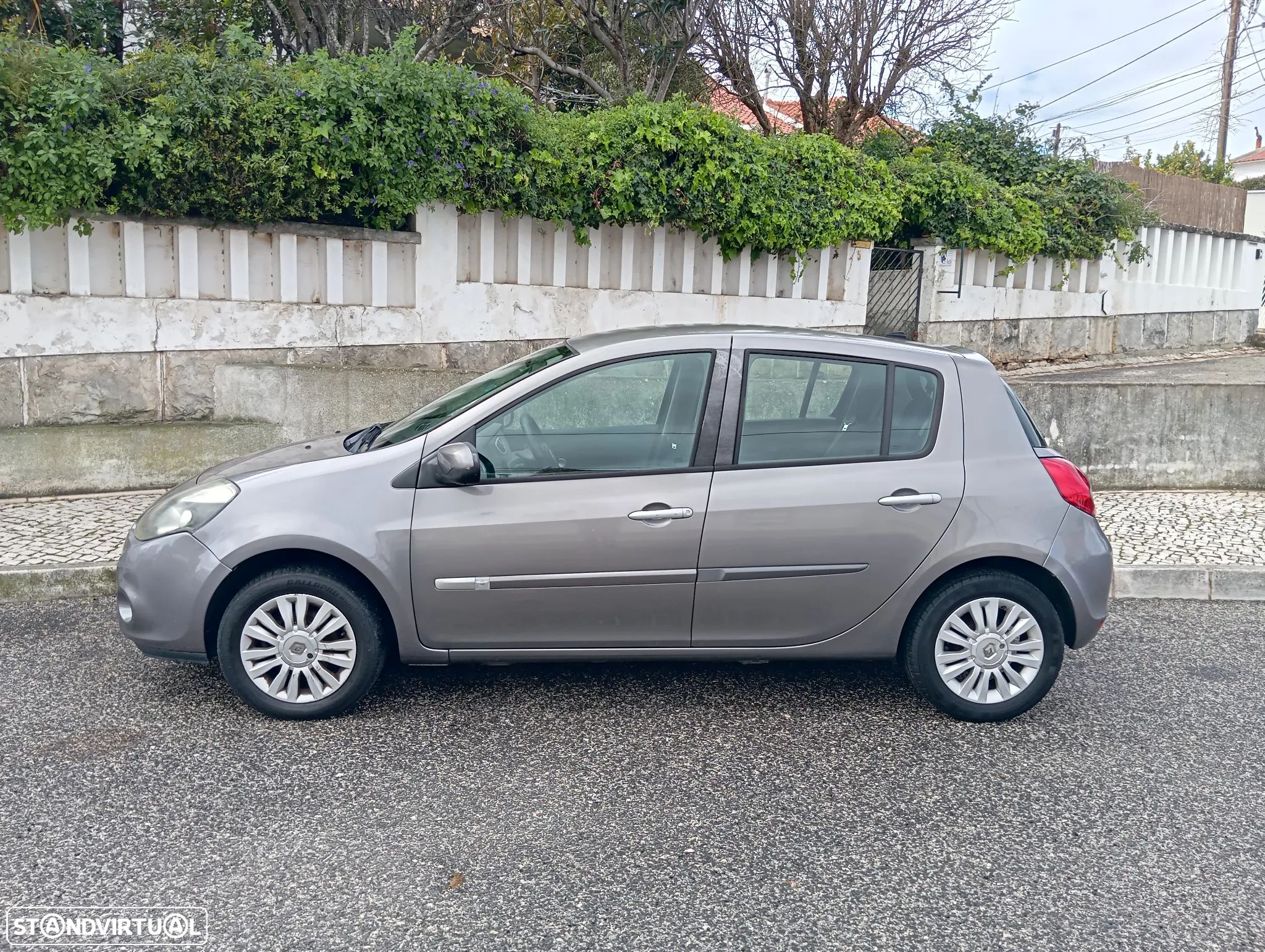 Renault Clio 1.2 16V Dynamique S - 1