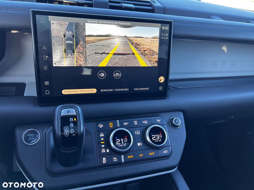 Land Rover Defender - 18