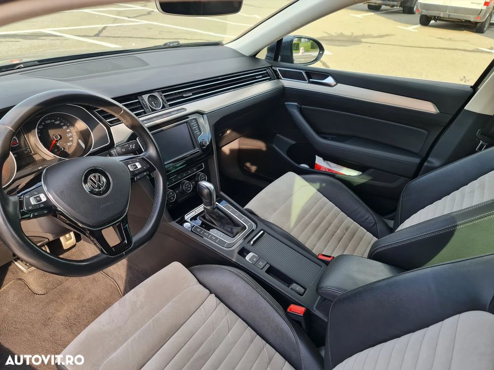 Volkswagen Passat 2.0 TDI DSG 4Motion Highline - 10