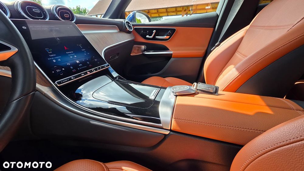 Mercedes-Benz GLC 300 4Matic 9G-TRONIC Avantgarde Advanced - 26