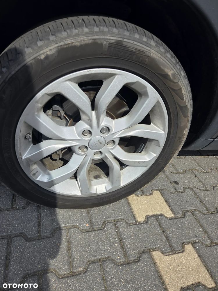 Land Rover Discovery Sport - 13