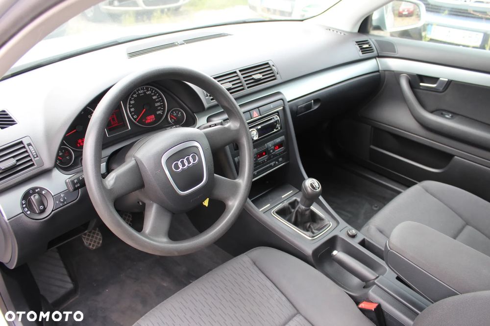 Audi A4 Limousine - 5