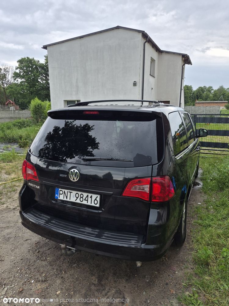 Volkswagen Routan - 3