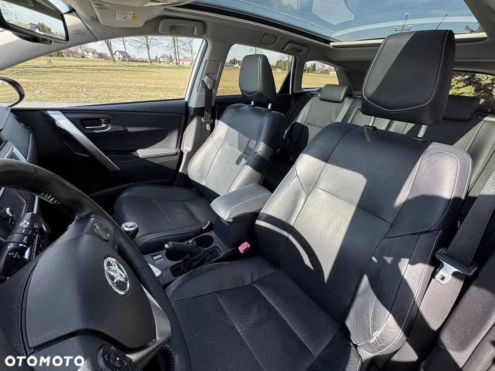 Toyota Auris 2.0 D-4D Premium Comfort - 12