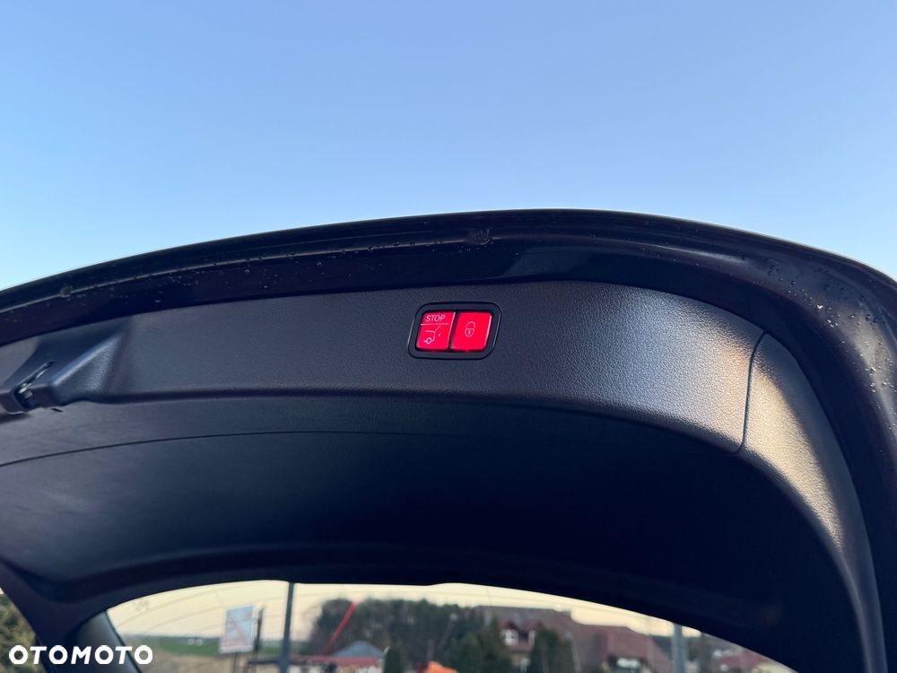 Mercedes-Benz Klasa C 180 9G-TRONIC AMG Line - 14