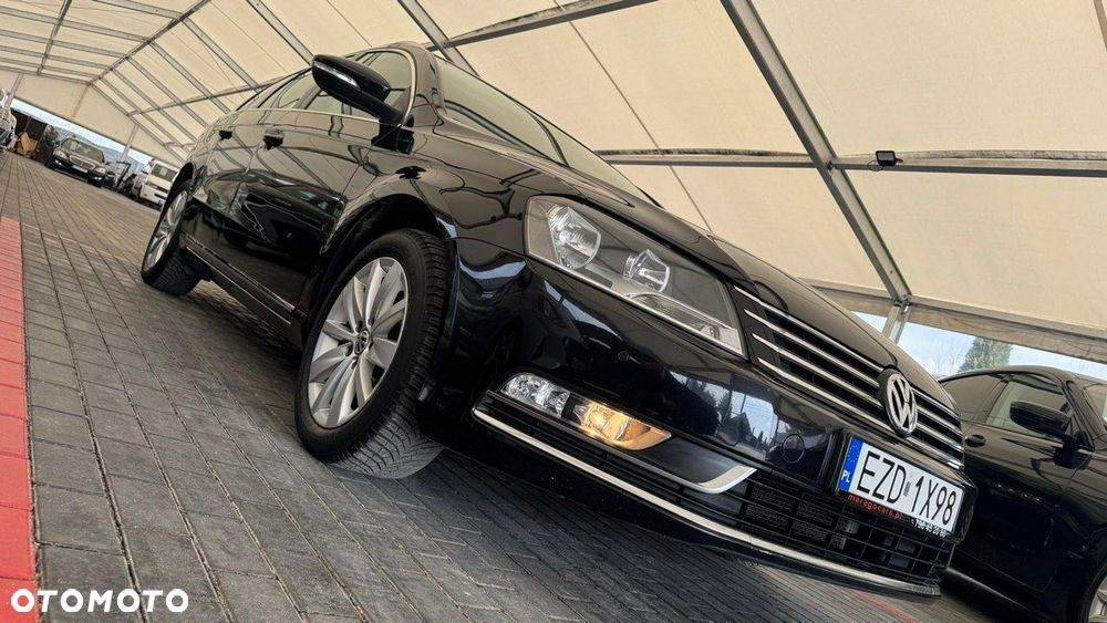 Volkswagen Passat - 11