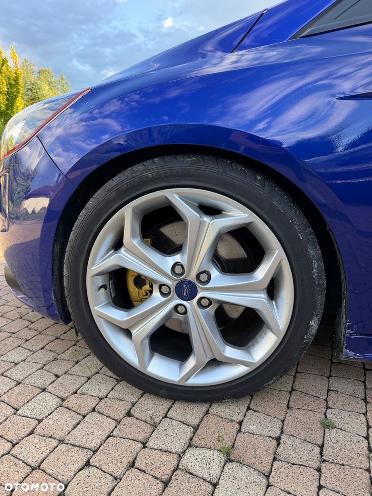 Ford Focus 2.0 EcoBoost ST - 22