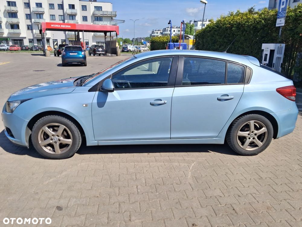 Chevrolet Cruze 1.6 LS - 3