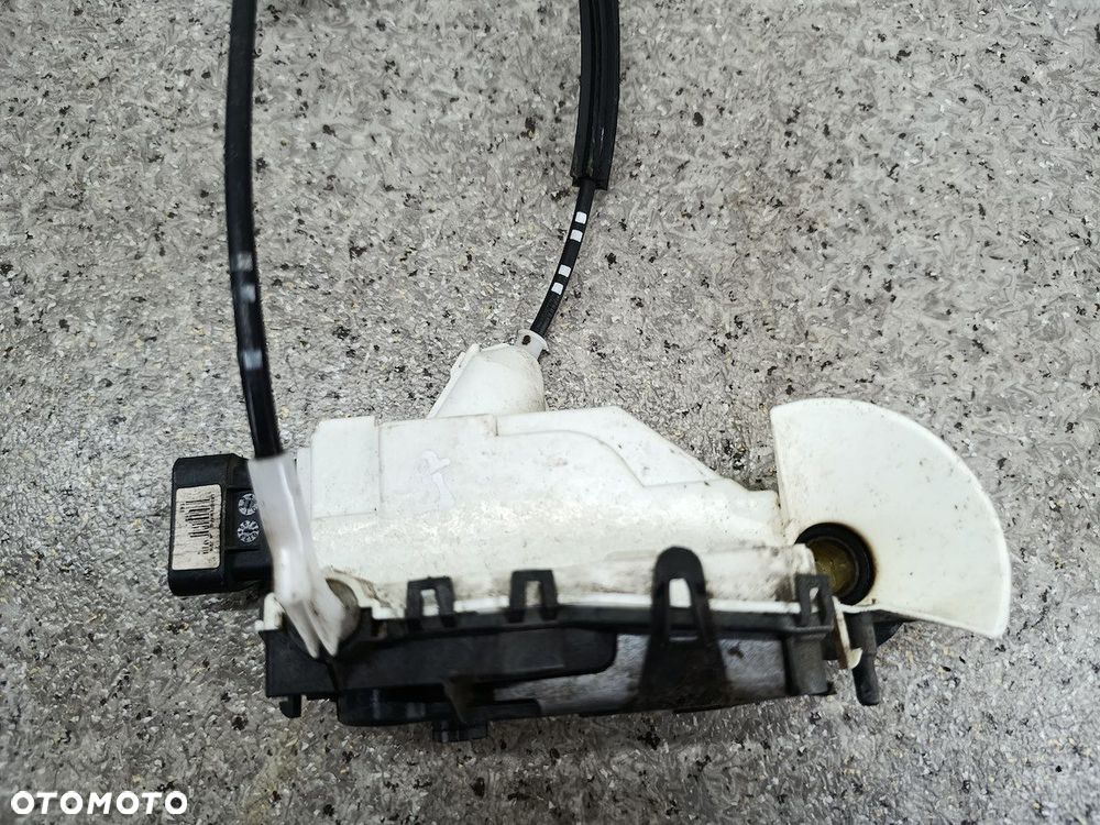 ZAMEK DRZWI LEWY PRZÓD CITROEN C5 III PSA006182 9660525480 - 3