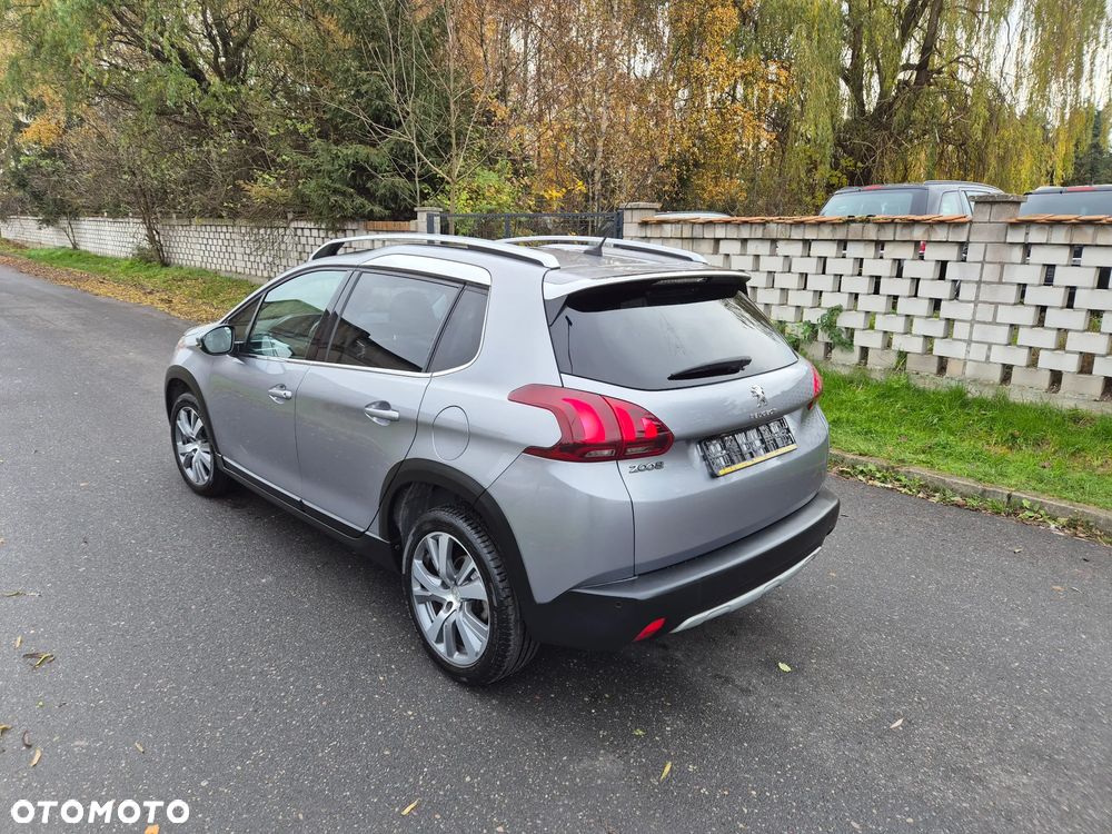 Peugeot 2008 1.6 BlueHDi Allure S&S - 9