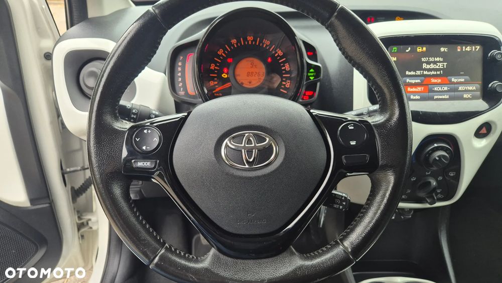 Toyota Aygo x-play - 24