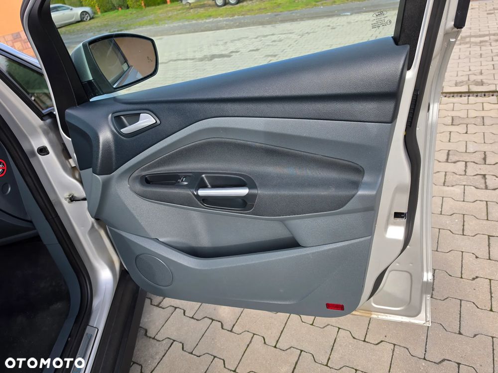 Ford Grand C-MAX - 30