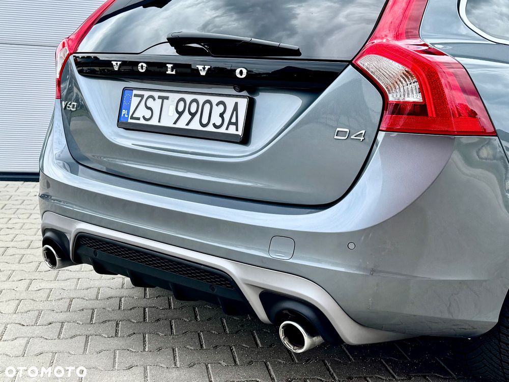 Volvo V60 D4 Geartronic R-Design - 26