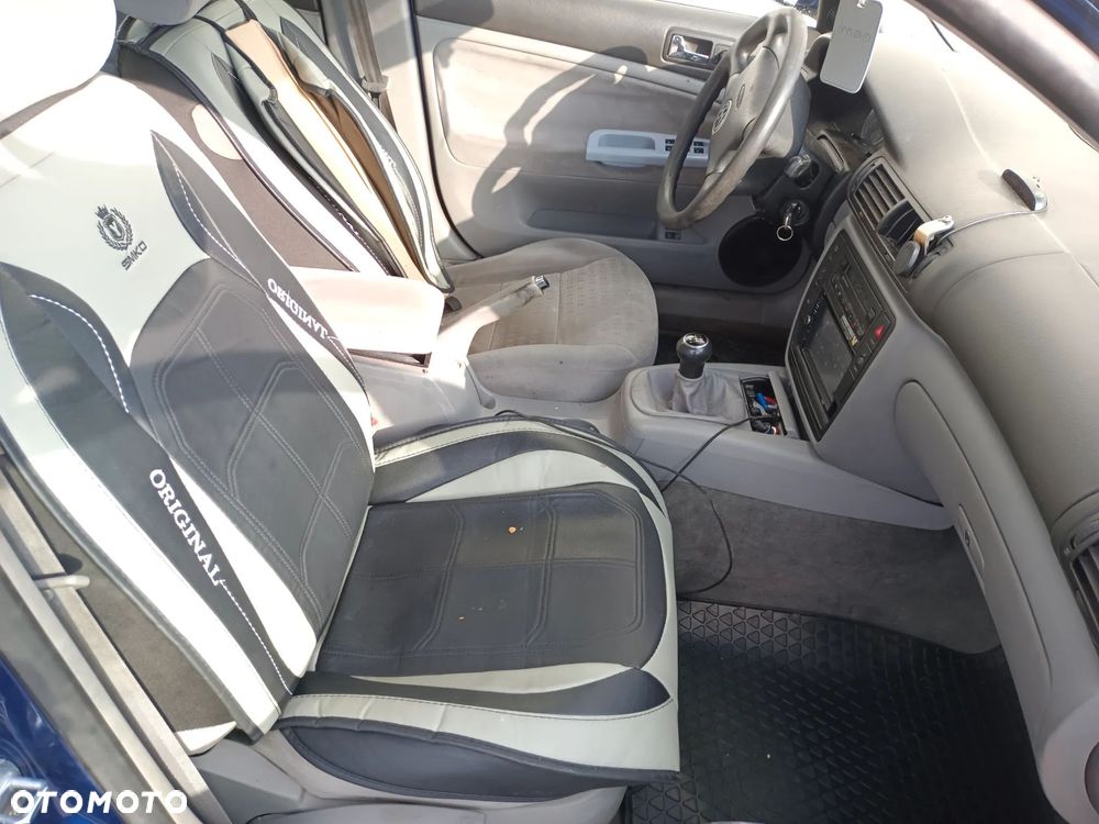 Volkswagen Passat 1.9 TDI Trendline - 2