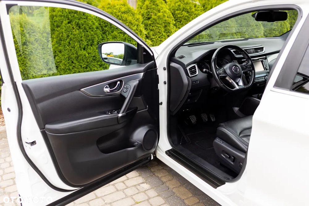 Nissan Qashqai 1.6 DIG-T Tekna+ - 16