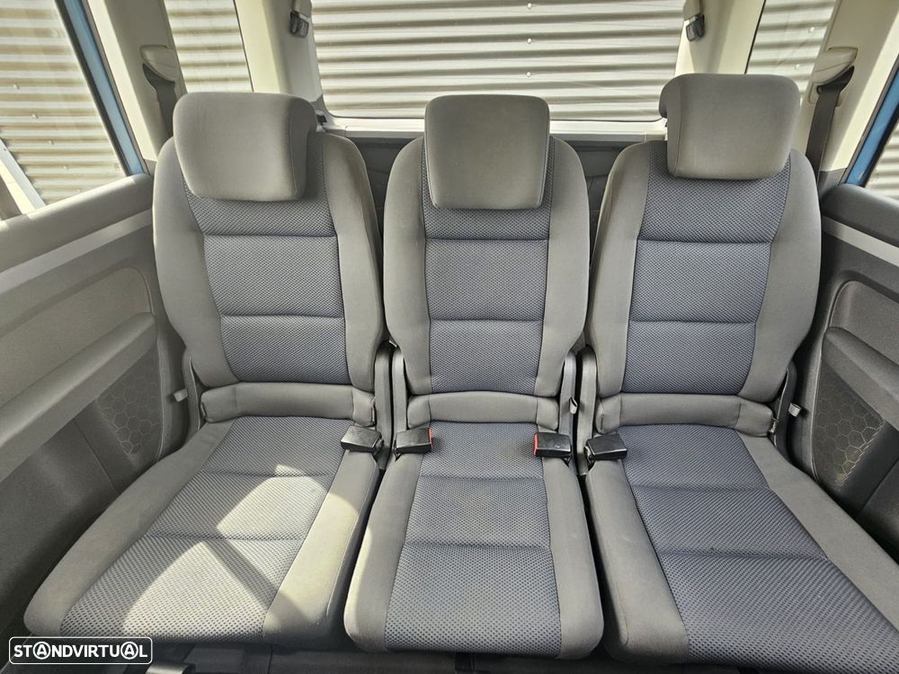 VW Touran 1.6 TDI Blue.Trendline 7L - 22