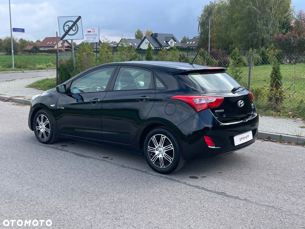 Hyundai i30 blue 1.6 CRDi Style - 36