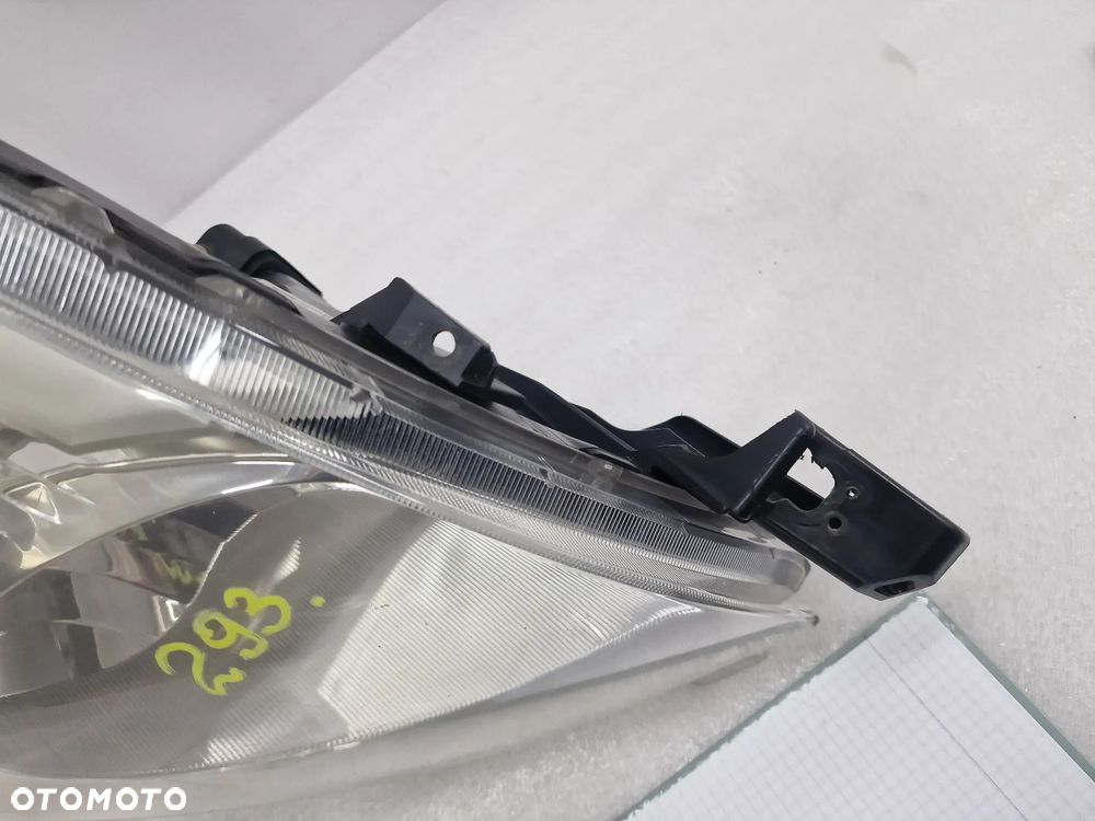TOYOTA YARIS II 05- PRAWA LAMPA PRZEDNIA PRZÓD , NR 81110-0D120 , NR AUKCJI LA293 - 7