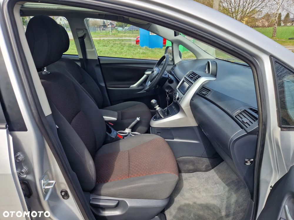 Toyota Verso 2.0 D-4D Premium - 8