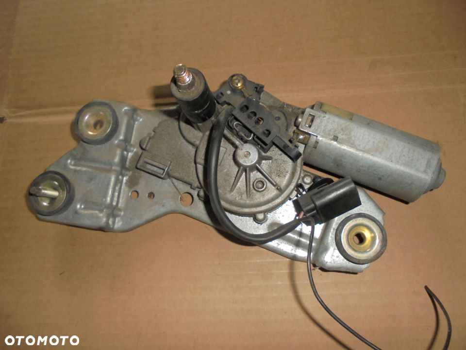 SILNICZEK SILNIK WYCIERACZKI TYŁ FOCUS MK1 KOMBI - 3