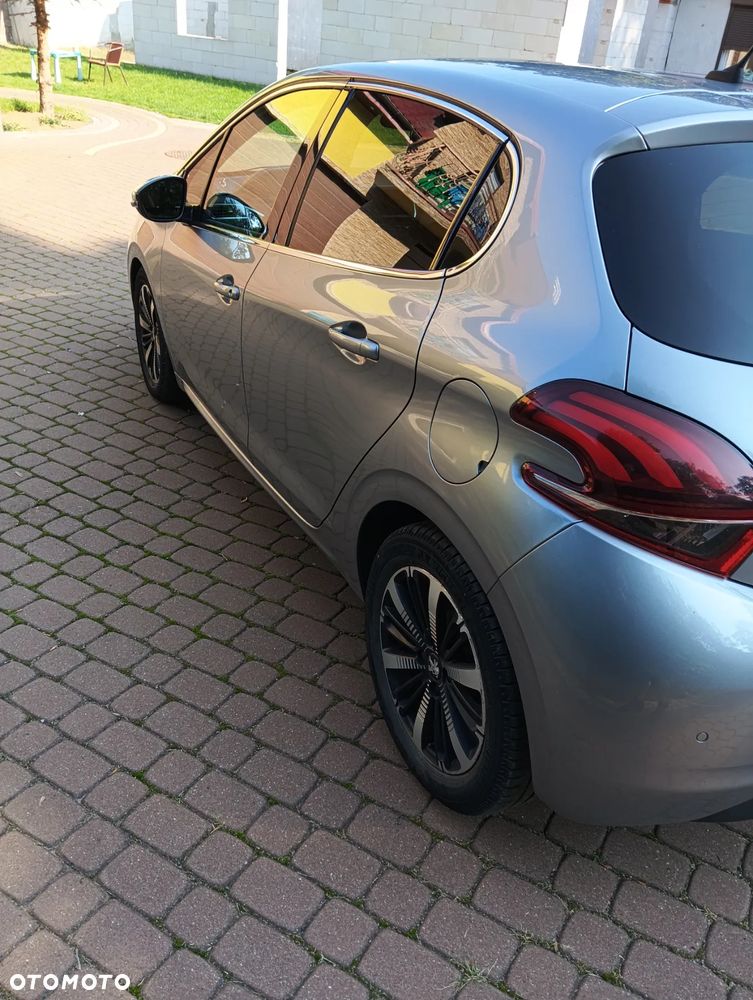 Peugeot 208 1.2 PureTech Allure - 4